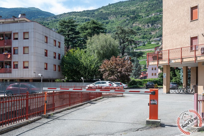 AMPIO APPARTAMENTO CON TRE CAMERE AD AOSTA